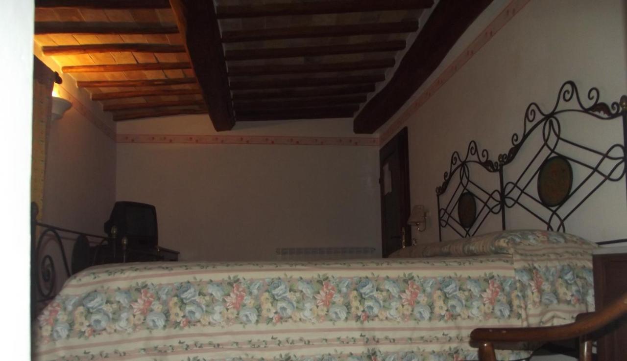 Agriturismo Villa Gabbiano Capodacqua  Room photo